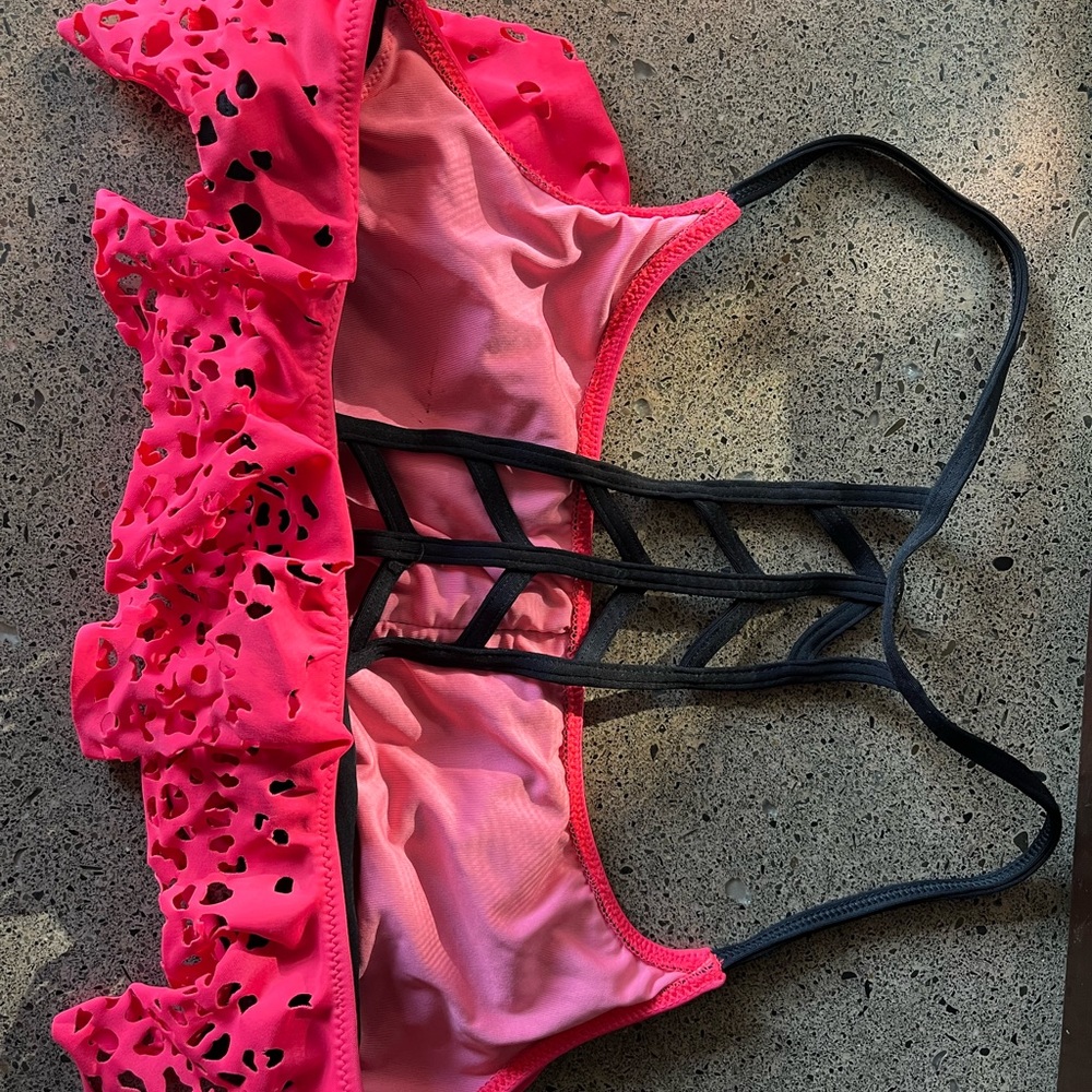 Bikini - Picture 3 of 3